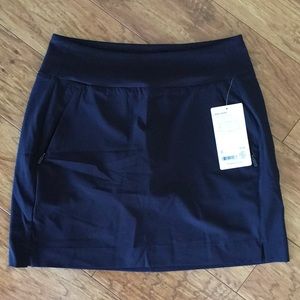 Athleta Soho Skort. NWT. Sz 4. Navy blue